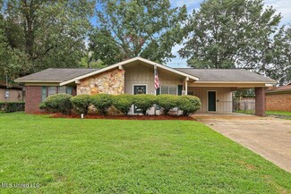2813 Pine Circle Dr, Pearl, MS 39208