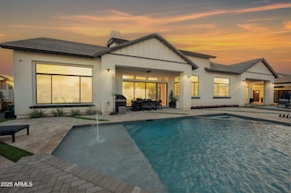 2752 E Pelican Ct, Gilbert, AZ 85297