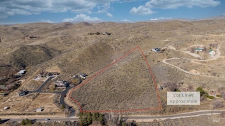 7451 N Pierce Park Ln, Boise, ID 83714