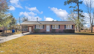 7533 Cliffbourne Dr, Fayetteville, NC 28303