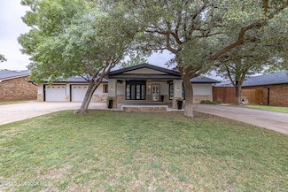 2034 Mustang Dr, Levelland, TX 79336