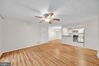 421 Lancaster Ct, Piscataway, NJ 08854