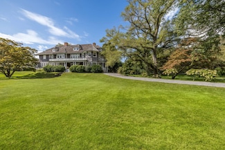 1 Lily Pond Ln, East Hampton, NY 11937