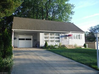 140 Far View Dr SW, North Canton, OH 44720