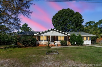 825 Fresno Dr, Fayetteville, NC 28303