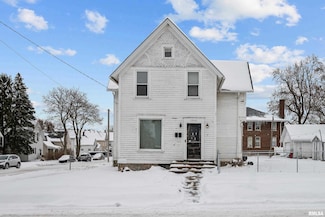 1935 N Sturdevant St, Davenport, IA 52804