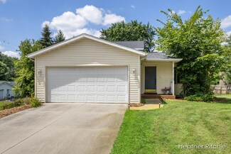 3508 7th St, Wayland, MI 49348