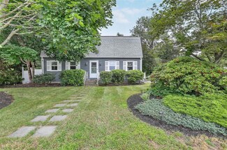 6 Kathleen Dr, Warren, RI 02885