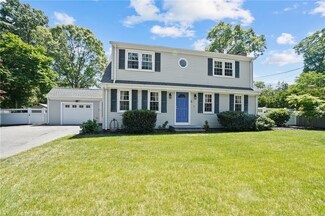 11 Bullock Ave, Barrington, RI 02806