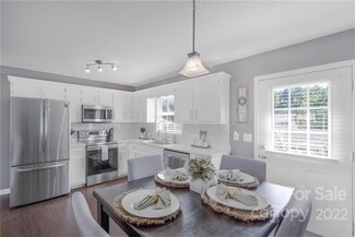 12 Redwood Ct, Hickory, NC 28601