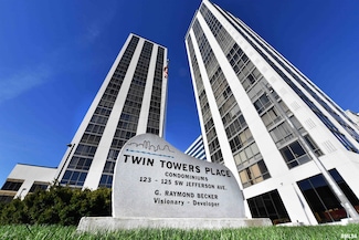 123 SW Jefferson Ave Unit E16 NE, Peoria, IL 61602