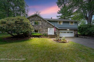 141 Carol Dr, Clarks Summit, PA 18411