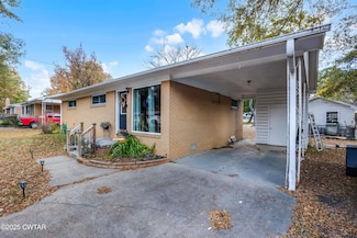 105 Lyndale St, Trenton, TN 38382