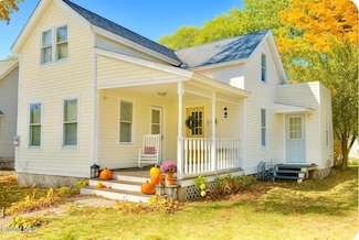 69 Knight St, Glens Falls, NY 12801