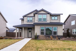 736 NW 27th St, Redmond, OR 97756