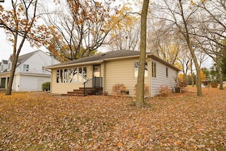 2204 Manhattan Blvd, Spirit Lake, IA 51360