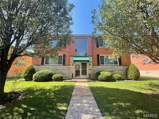 4223 Fatima Dr Unit 2, St. Louis, MO 63123