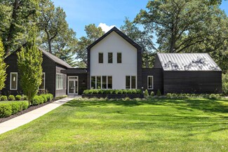 16685 Timber Ln, New Buffalo, MI 49117