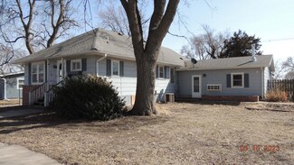 742 E 2nd St, Hastings, NE 68901