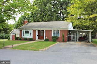141 N Moyer St, Annville, PA 17003