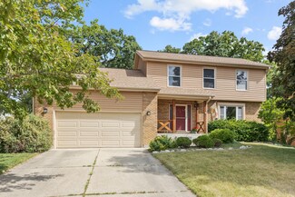2308 Glenwood Ln, McHenry, IL 60051
