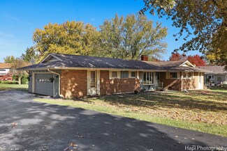 38W116 Richard Dr, Elgin, IL 60124