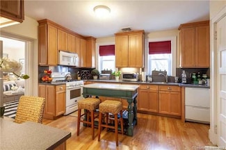 26 Ledge Ave, New Canaan, CT 06840