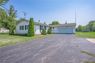 3003 Coomer Rd, Newfane, NY 14108
