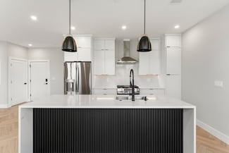 106 Moore St Unit 4, Boston, MA 02128