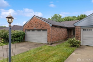 1121 Christi Cir, Beavercreek, OH 45434