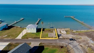 3 Belaire Dr, Rockport, TX 78382