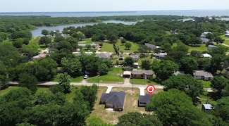 917 Redoak Dr, West Tawakoni, TX 75474