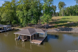 111 Sail View Ln, Macon, NC 27551
