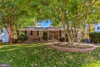 8309 Mcneil St, Vienna, VA 22180