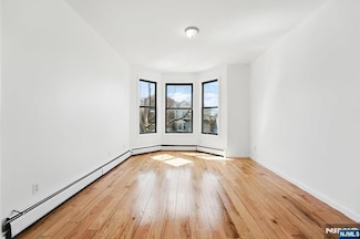 138 Leonard St Unit 2R, Jersey City, NJ 07307