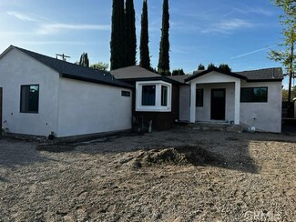18330 Delano St, Tarzana, CA 91335