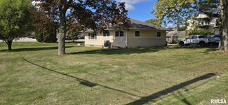 406 Pleasant Ave, Silvis, IL 61282