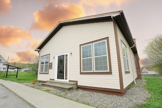 56 Main St, North Troy, VT 05859