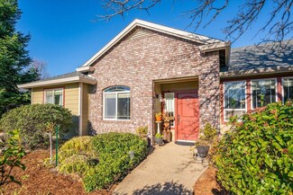 2122 Edinburgh Way, Redding, CA 96003