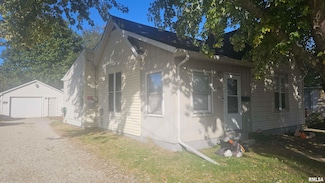 434 Dean Ct, Canton, IL 61520