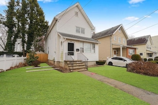 61 Greenleaf Ave, Staten Island, NY 10310