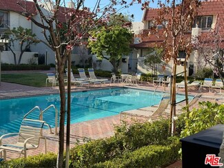 22313 Erwin St, Woodland Hills, CA 91367