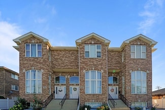 7943 W 92nd St Unit 7947, Hickory Hills, IL 60457