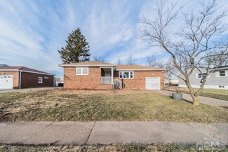 4 Charlotte St, Carteret, NJ 07008