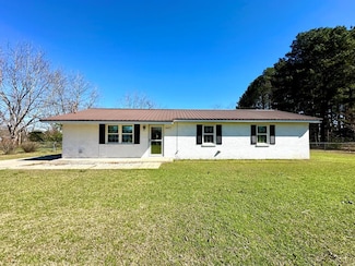 647 Ashley Cir, Dothan, AL 36305