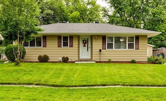217 E 16th St, Ames, IA 50010