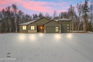 2073 W Cashatt Dr, Wasilla, AK 99645