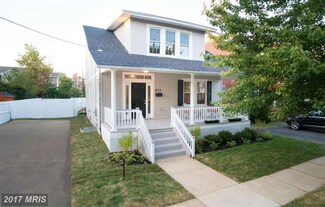 823 20th St S, Arlington, VA 22202