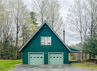 30 Pinebrook Dr, Morrisonville, NY 12962