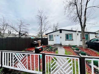 715 Goodman St, Bakersfield, CA 93305